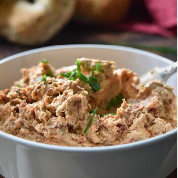 Sundried tomato schmear in a bowl.