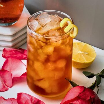 Rose Sweet Iced Tea with a lemon garnish.